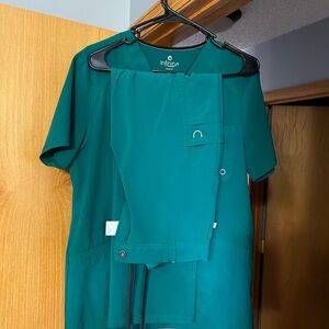 Infinity Hunter Green Scrub Set